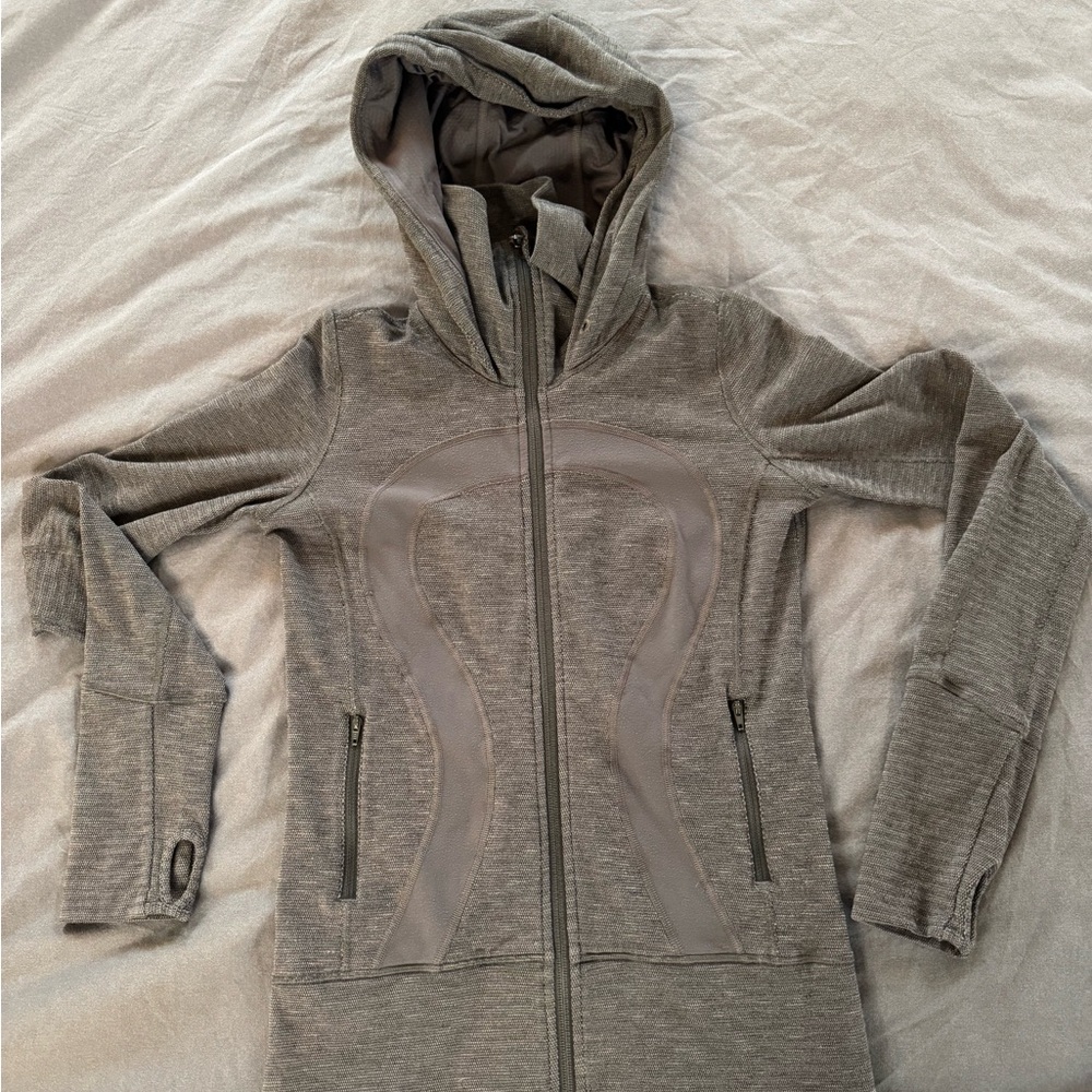 🟢LULULEMON STRIDE JACKET/ SIZE 2. Missing drawstring.🟢